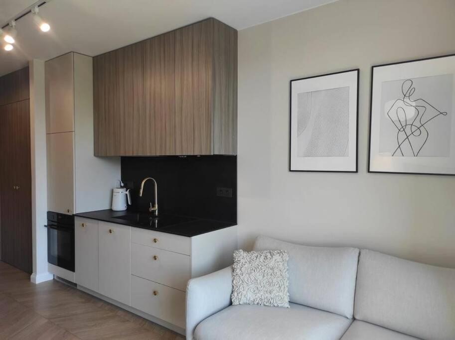 Easy Rent Apartments- Unia Art 127 *