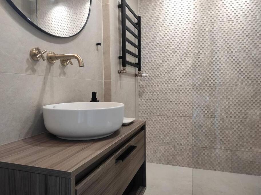 Easy Rent Apartments- Unia Art 127 Apartment Lublin